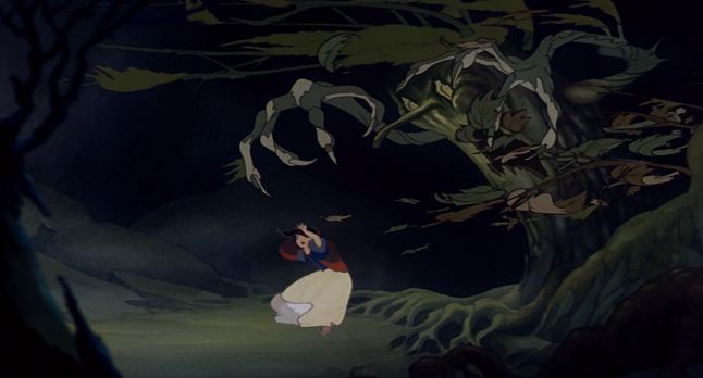 animated-film-moments-disney-snow-white-haunted-forest